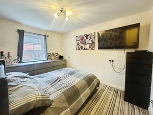 Master Bedroom - click for photo gallery